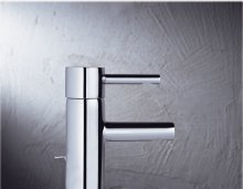 Фото товара Смеситель Grohe Essence 33562000 для раковины