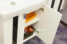 Фото товара Комплект мебели для ванной Sanflor Бэтта 70 с дверцами, белая с зеркальными вставками/Q 70 (Дрея)