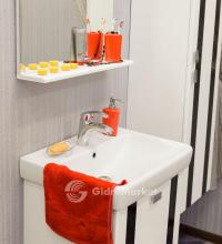 Фото товара Комплект мебели для ванной Sanflor Бэтта 70 с дверцами, белая с зеркальными вставками/Тигода 70 (Сантек)